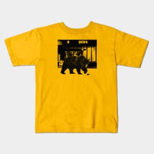 A Bear in the city Kids T-Shirt